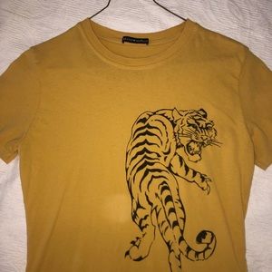 BRANDY MELVILLE Tiger Shirt